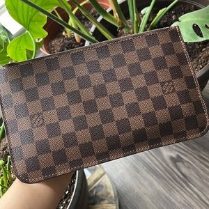*AUTHENTIC* Louis Vuitton Neverfull Pouch (pouch only) (open to offers)